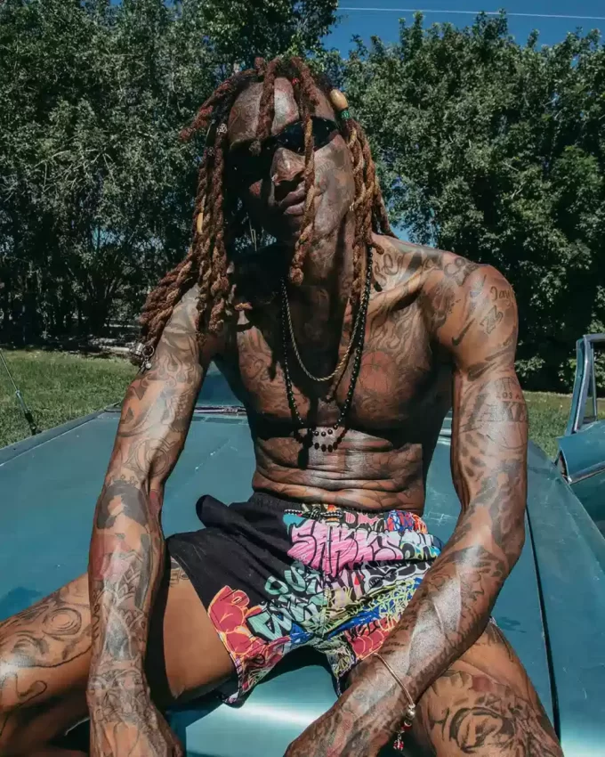 HALB-GRAFF-SHOT-BADEHOSE