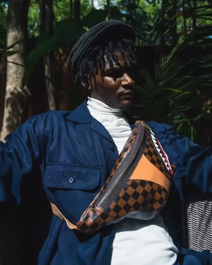 HENNY AIR TO THE THRONE SAVVY CROSSBODY