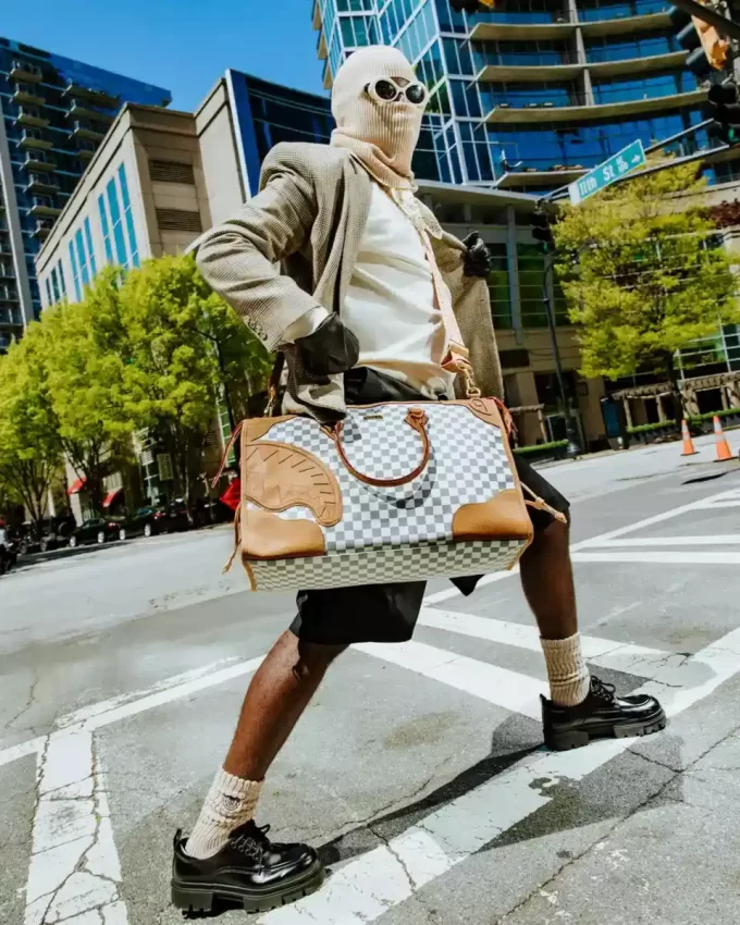 HENNY LATTE PYRAMIDE DUFFLE