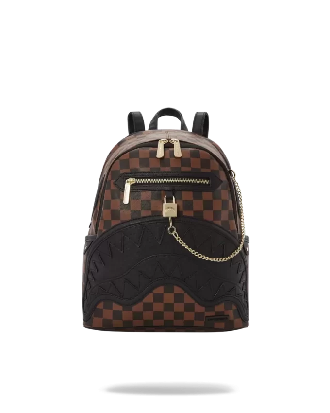 HENNY SCHLÄGT HAIE IN PARIS SAVAGE