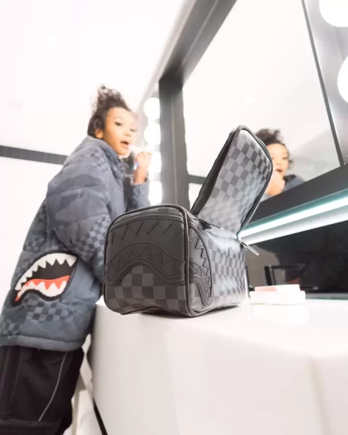 HENNY SCHWARZE KOSMETIKTASCHE