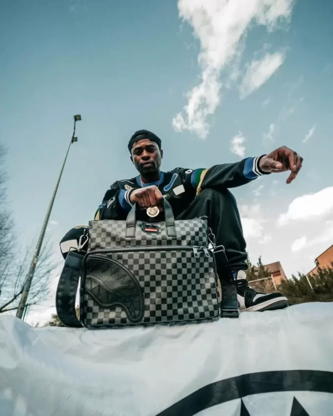 HENNY SCHWARZE REISEKOFFER