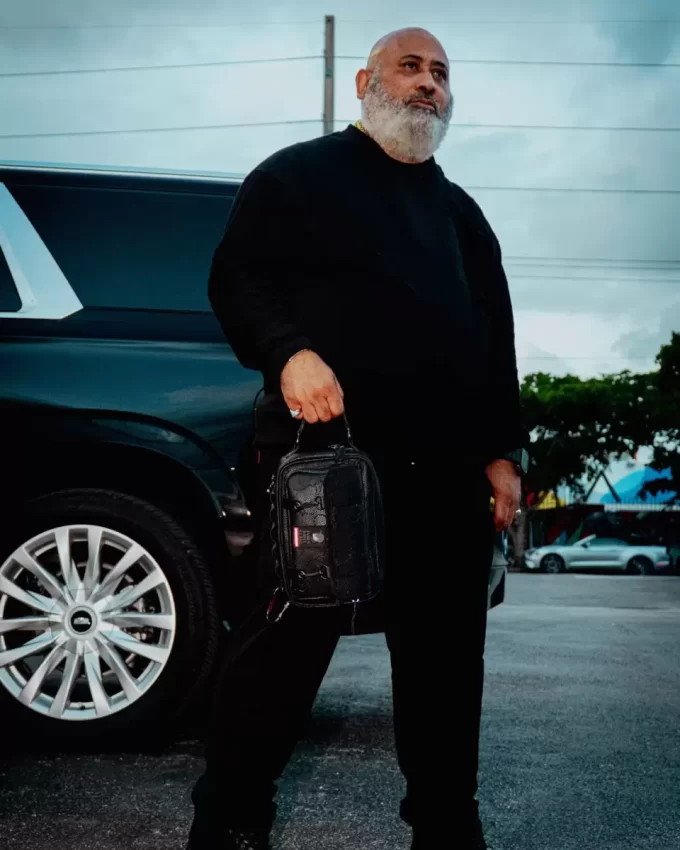 JAMES ERSTKLASSIGE TYCOON-REISENDE UMKLEBER JAMES ERSTKLASSIGE TYCOON-REISENDE UMKLEBER