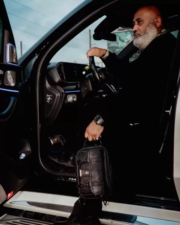 JAMES ERSTKLASSIGE TYCOON-REISENDE UMKLEBER JAMES ERSTKLASSIGE TYCOON-REISENDE UMKLEBER