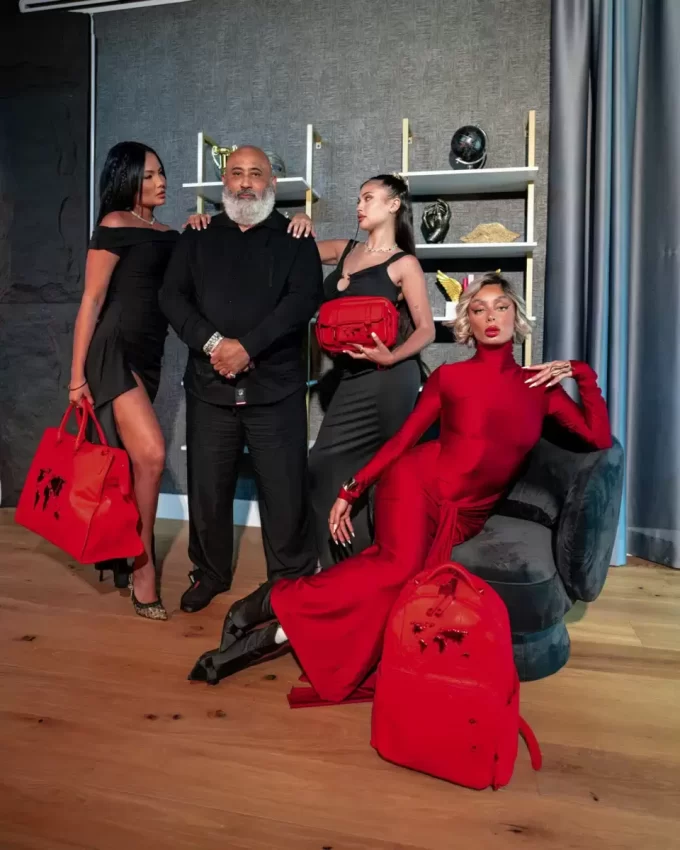 JAMES ERSTKLASSIGER RUBINROTER CHATEAU-RUCKSACK