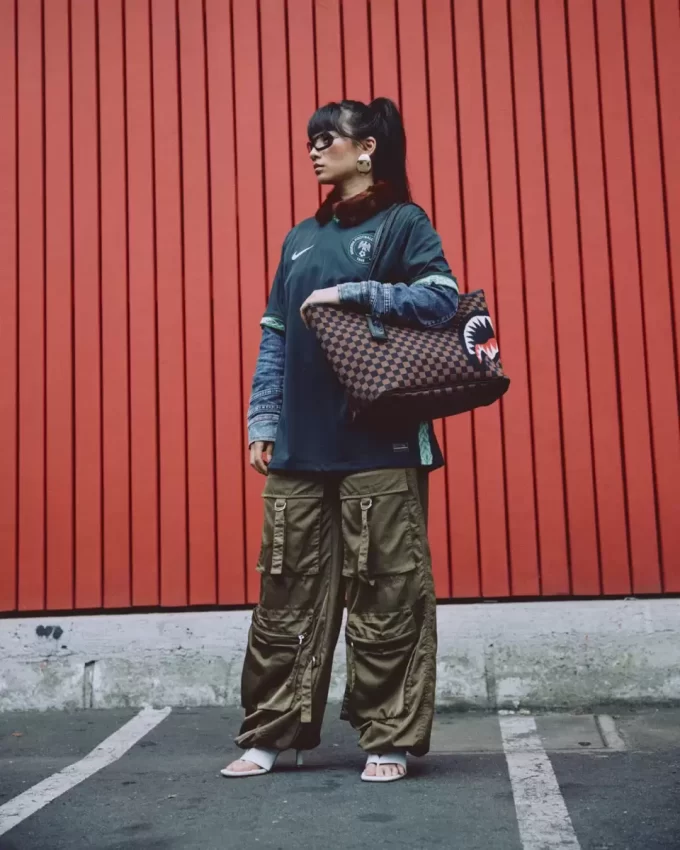 KYOTOKNIT-TASCHE „HAIE IN PARIS“.