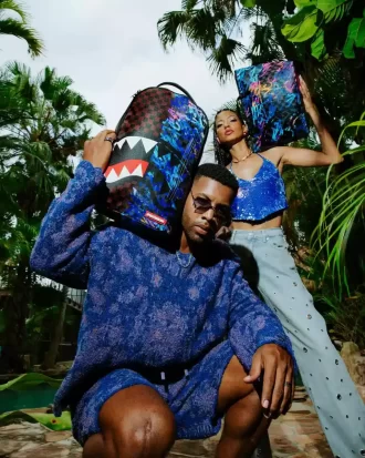 LEUCHTENDER RUCKSACK DER STADT DES LICHTS