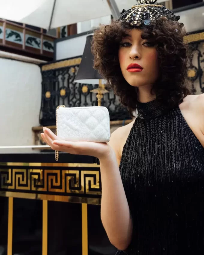 LEVELED UP SPLIT QUILT SHARK GELDBÖRSE