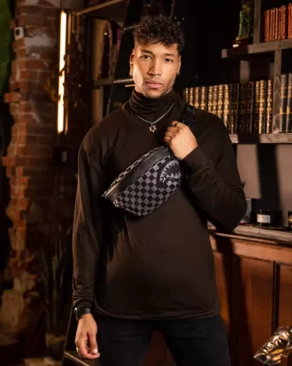 LICHTJAHRE VORAUS: CLEVERE UMHÄNGETRAGENE UMKLEIDUNG