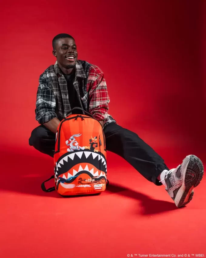 LOONEY TUNES SHARK RUN DLXSR RUCKSACK