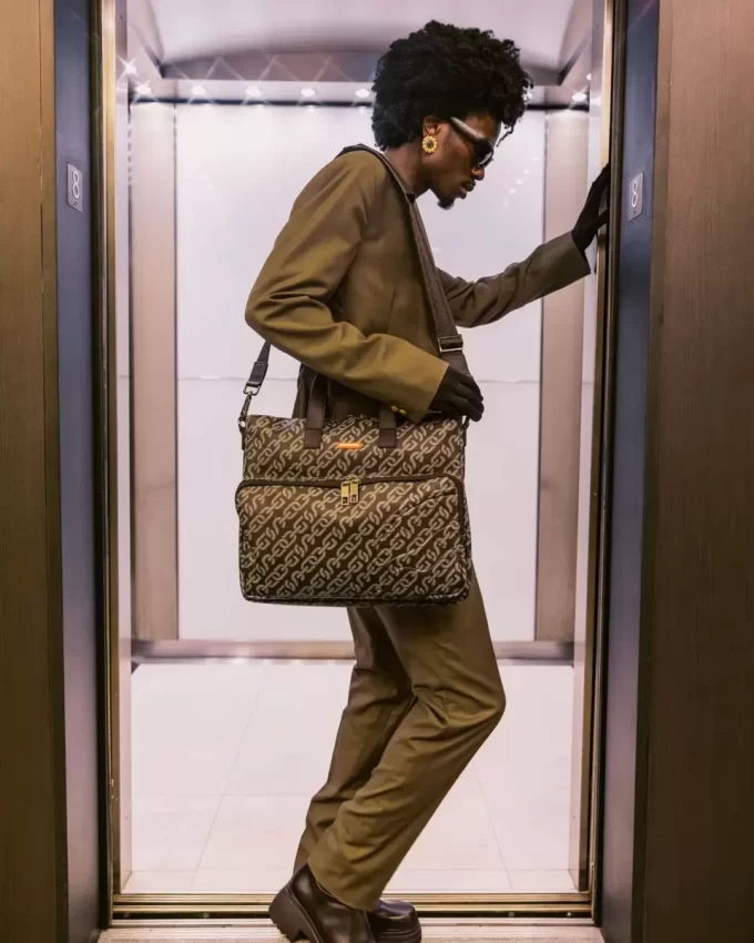 MAGNETISCHER PULSE-REISETASCHE