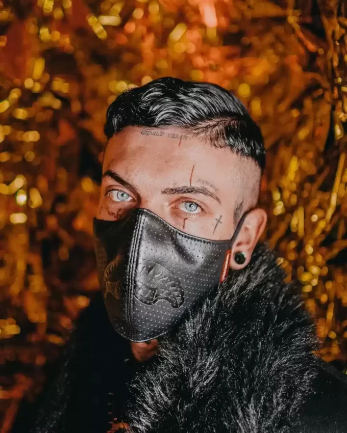 MIDNIGHT SHARK VEGANE LEDER-GESICHTSMASKE