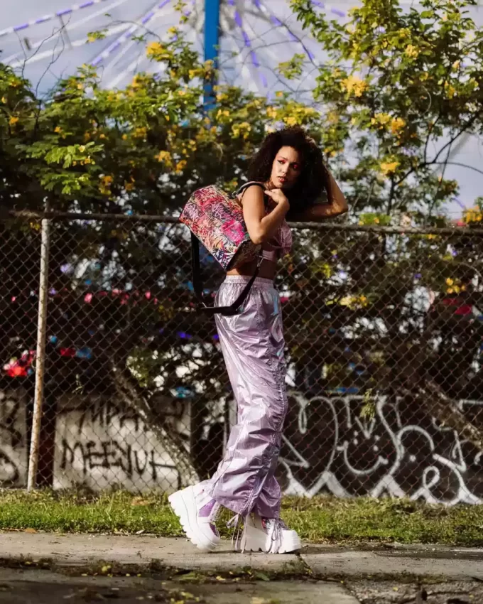 MINI-DUFFLE DER UNTEREN OSTSEITE MINI-DUFFLE DER UNTEREN OSTSEITE