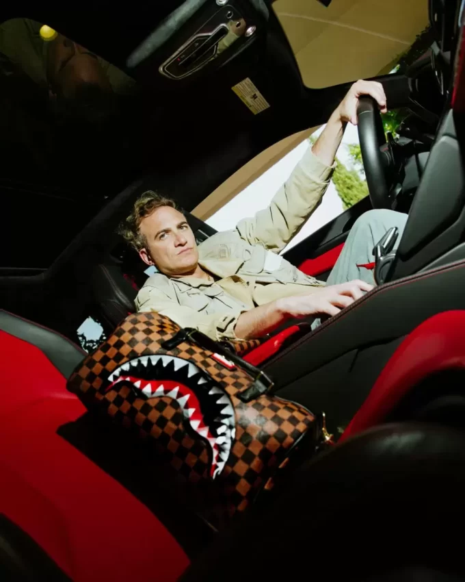 MINI-DUFFLE MIT LENTIKULAREN EFFEKTEN MINI-DUFFLE MIT LENTIKULAREN EFFEKTEN