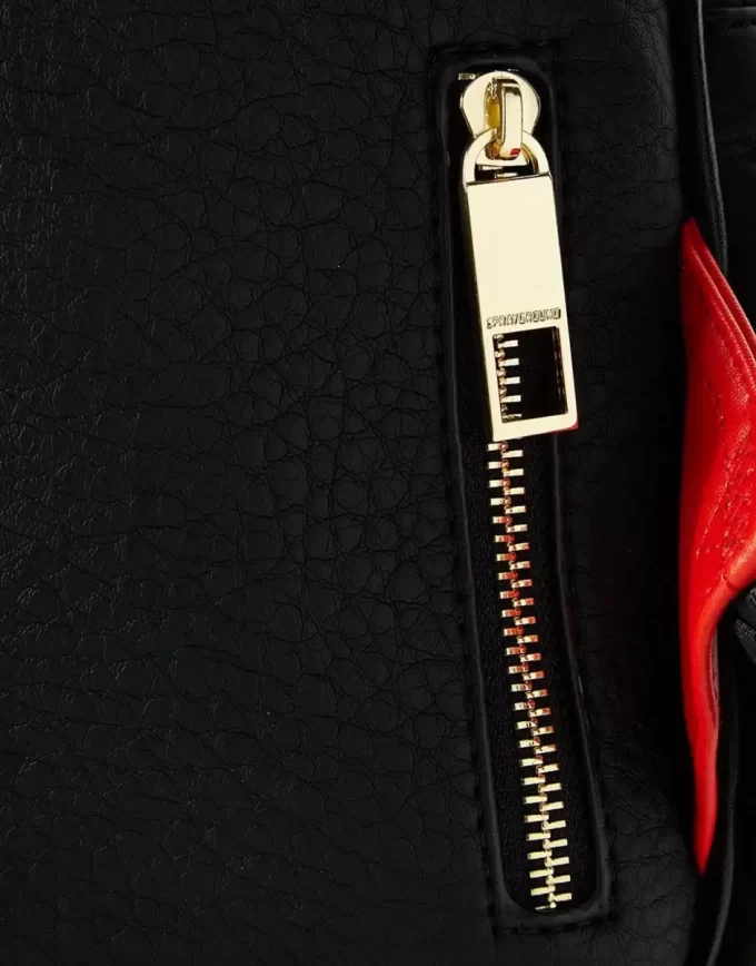 Mit Nieten besetzter Wilder