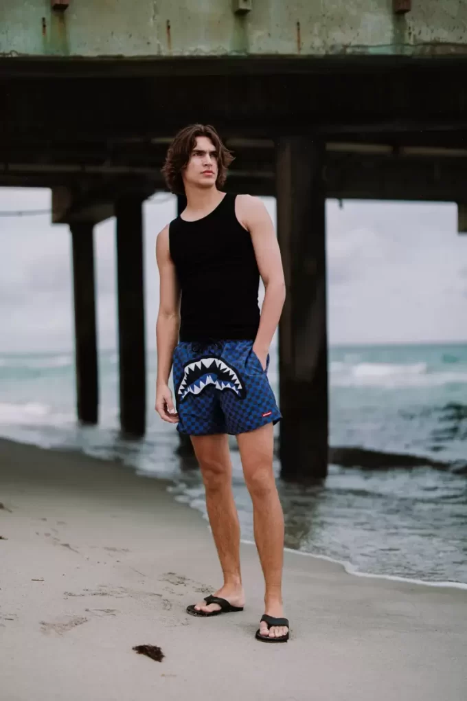 MITTERNACHTSZAUBERHAIE IN PARIS BADESHORTS