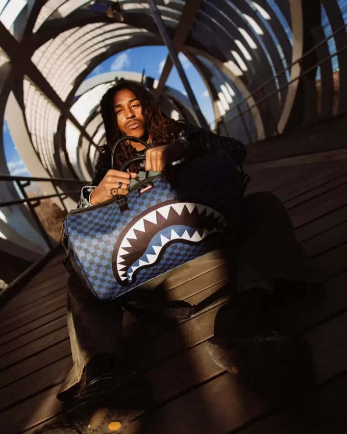 MITTERNACHTSZAUBERHAIE IN PARIS DUFFLE MITTERNACHTSZAUBERHAIE IN PARIS DUFFLE