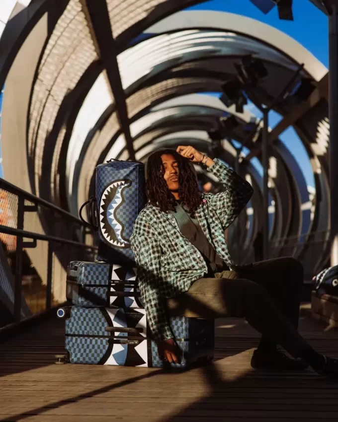 MITTERNACHTSZAUBERHAIE IN PARIS DUFFLE MITTERNACHTSZAUBERHAIE IN PARIS DUFFLE