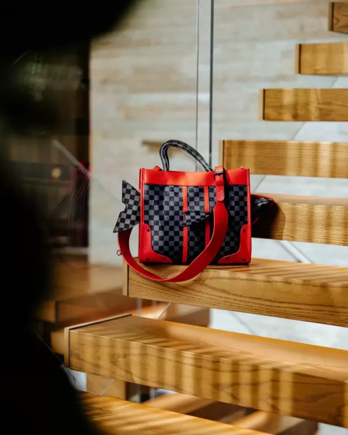 MONACO SHARK CLUB SHARK BREAKTHRU TOTE MONACO SHARK CLUB SHARK BREAKTHRU TOTE