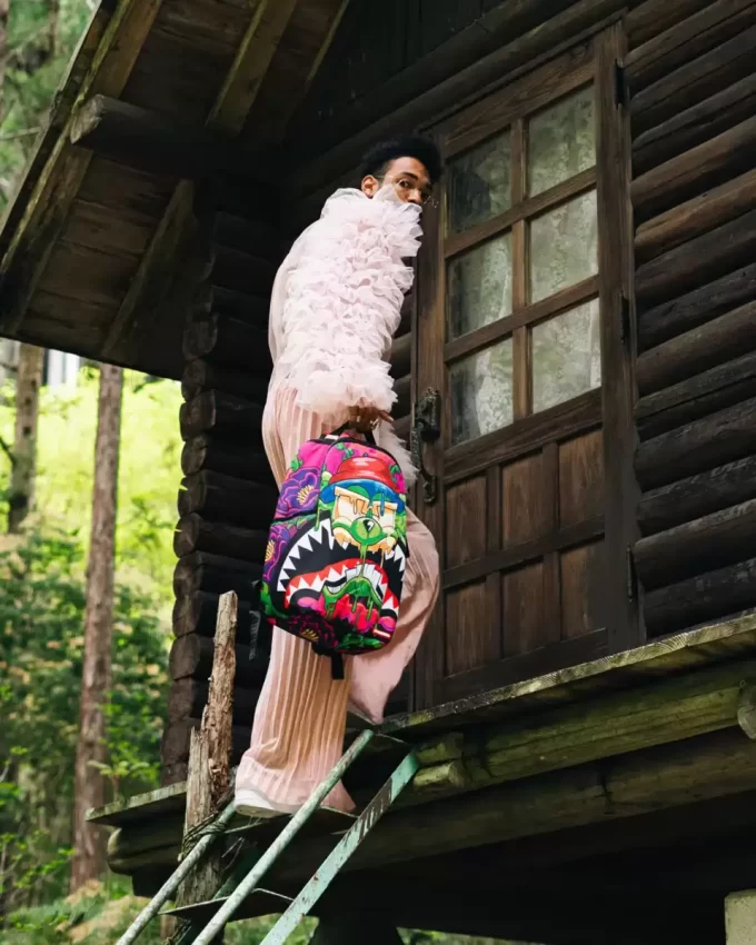 MONEYBEAR MEAN LEAN SHARK MACHINE RUCKSACK