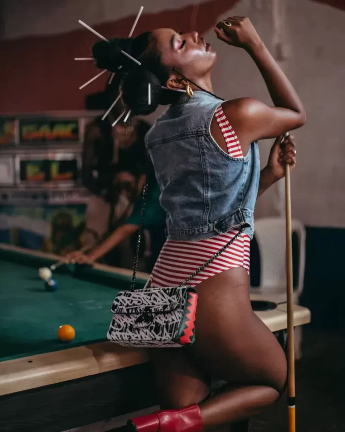 NIGHT NIGHT SHARKCHAIN  HANDTASCHE