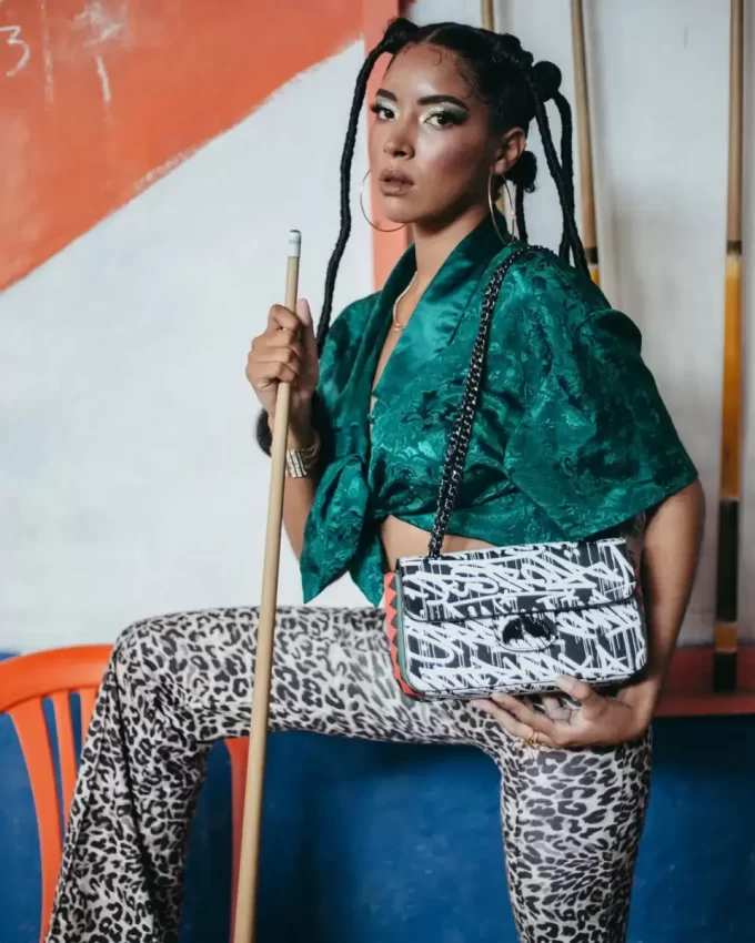 NIGHT NIGHT SHARKCHAIN  HANDTASCHE