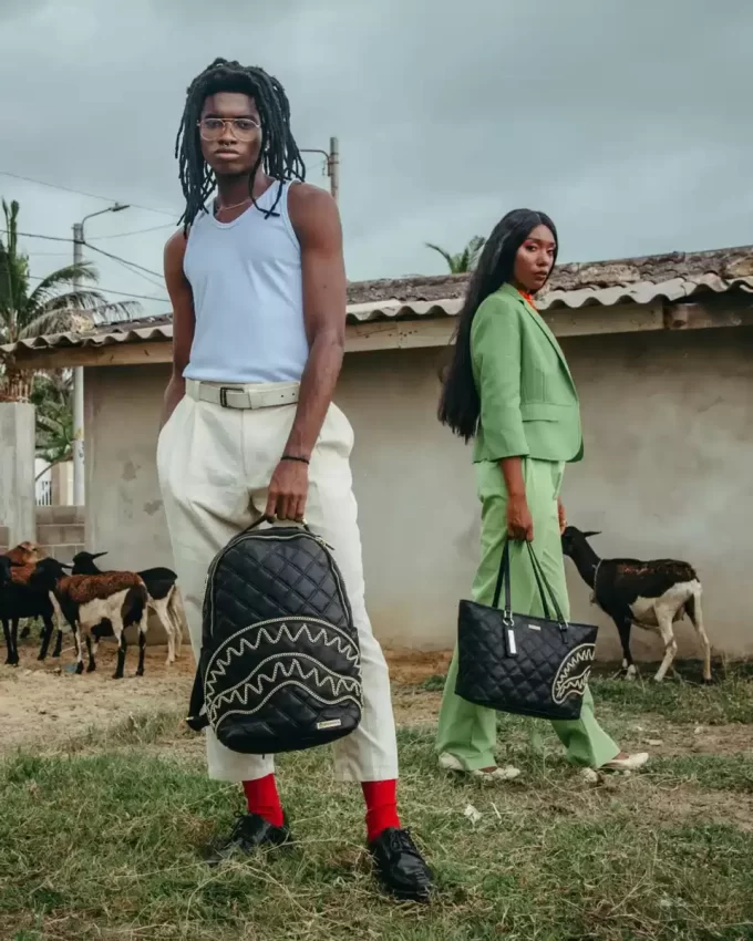 NOIR QUILT GOLD CHAIN  SHARK RUCKSACK (DLXV)