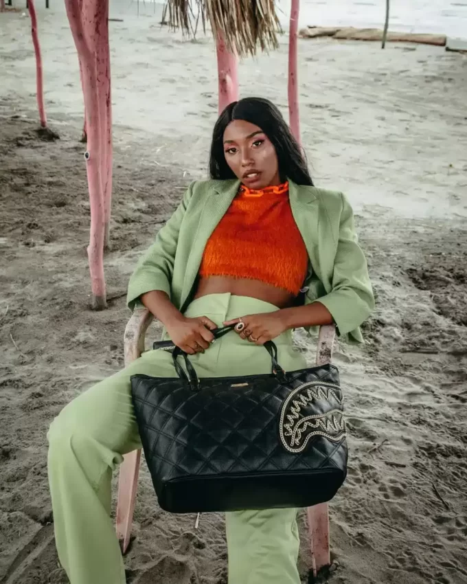 NOIR QUILT GOLD CHAIN  SHARK TOTE