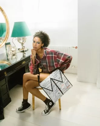 OFFIZIELLER BASQUIAT OHNE TITEL (KÄSEPOPCORN) 1983 SLING MESSENGER