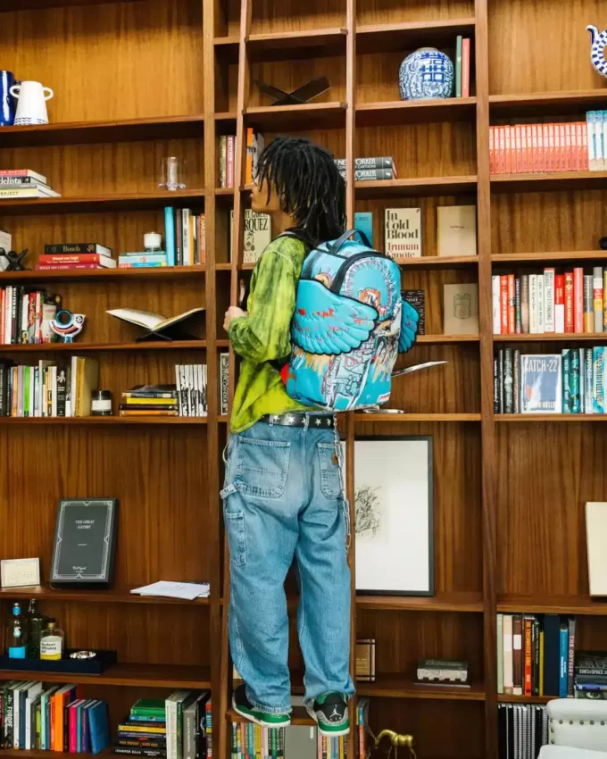 OFFIZIELLER BASQUIAT UNTITLED (FALLEN ANGEL) 1981 WING BACKPACK (DLXV)