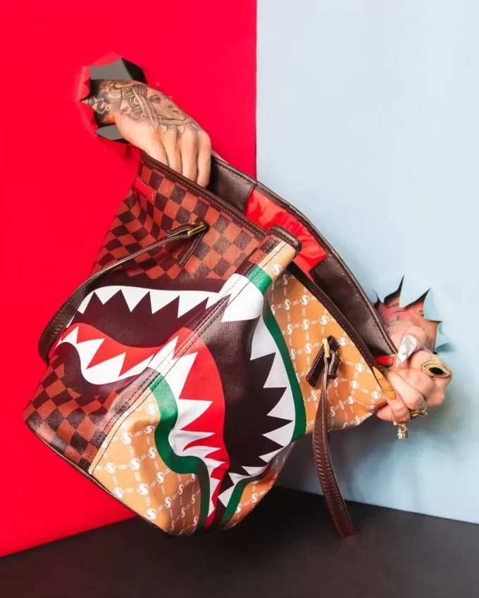 PARIS VS. FLORENZ-TASCHE PARIS VS. FLORENZ-TASCHE