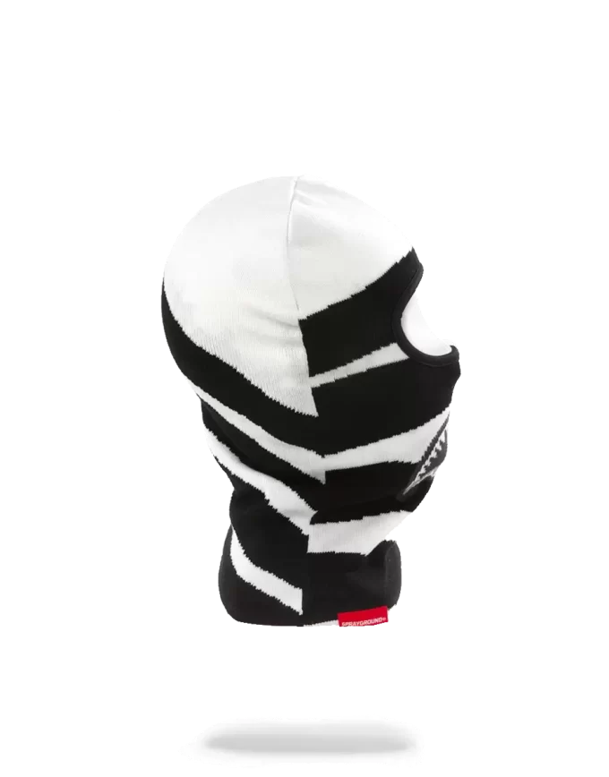 PHANTOMHAI ZERSCHLÄGT SKIMASKE