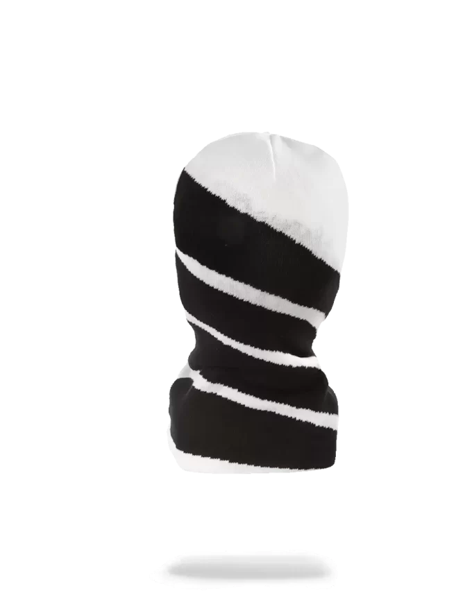 PHANTOMHAI ZERSCHLÄGT SKIMASKE