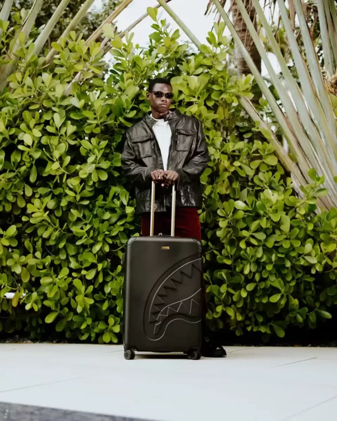 REALITY CHECK SHARKITECTURE GROSSE JETBLACK-GEPÄCK (GOLD-BESCHLÄGE) REALITY CHECK SHARKITECTURE GROSSE JETBLACK-GEPÄCK (GOLD-BESCHLÄGE)