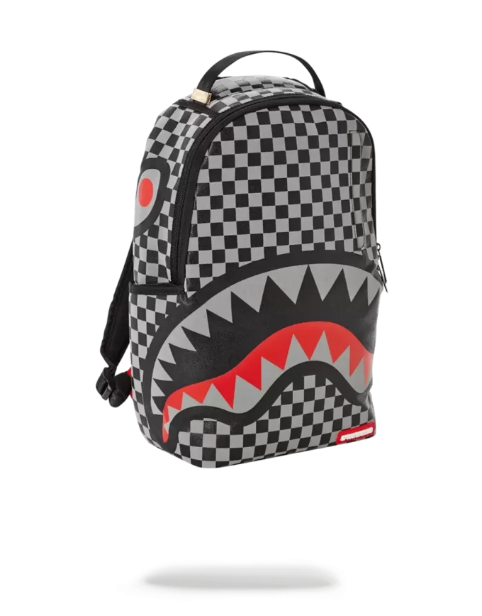 REFLEKTIERENDE HAIE IN PARIS REFLEKTIERENDE HAIE IN PARIS