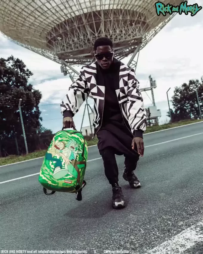 RICK & MORTY PORTAL SHARK RUCKSACK