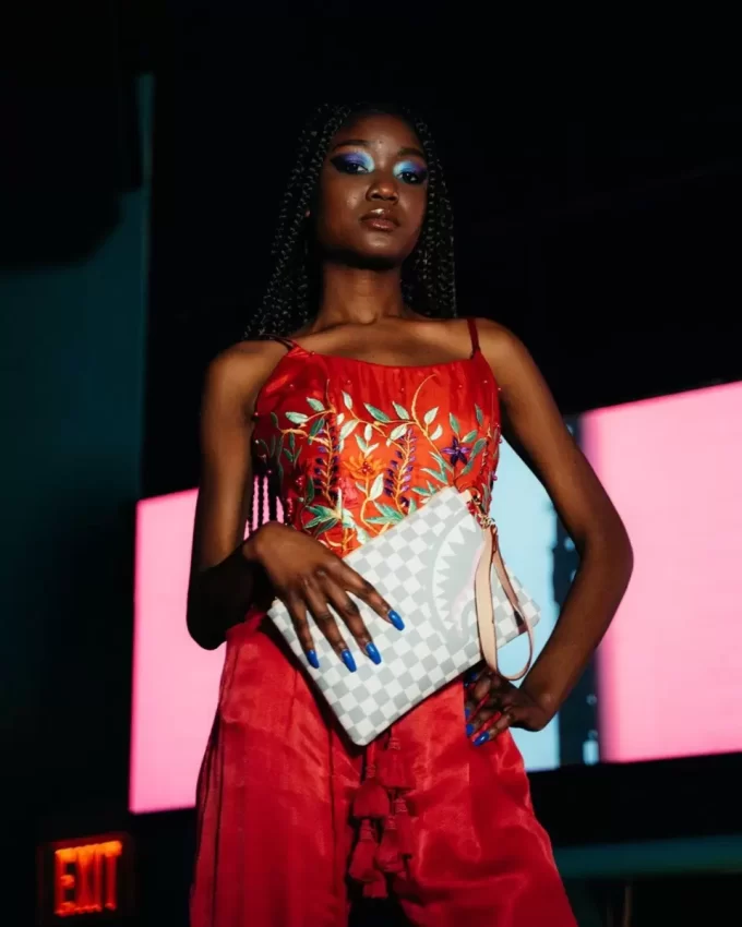 ROSE ALL DAY LA PALAIS CROSSOVER CLUTCH