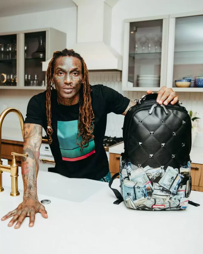 RUCKSACK FÜR DIE KAYMAN-INSELN