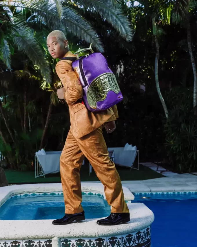 RUCKSACK „HAIE DES GOLDENEN OZEANS“ RUCKSACK „HAIE DES GOLDENEN OZEANS“