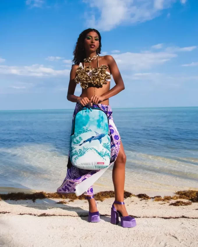 RUCKSACK MIT GLATTEM HAI