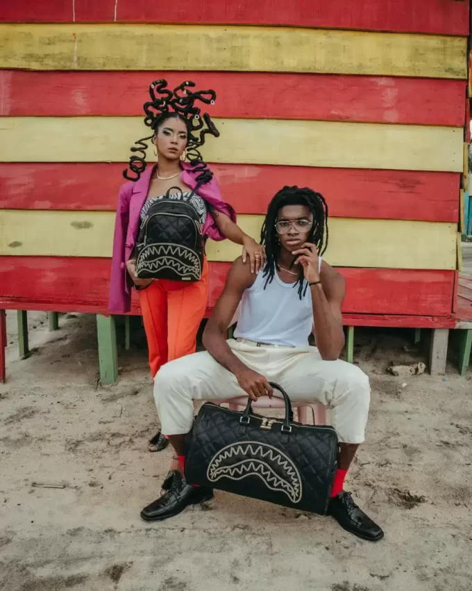 SCHWARZE QUILT GOLDENE KETTE HAI-DUFFLE SCHWARZE QUILT GOLDENE KETTE HAI-DUFFLE