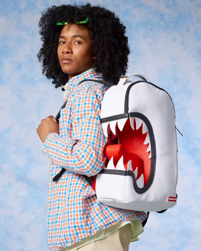 SCREAM SHARK ART PIECE RUCKSACK (DLXV)