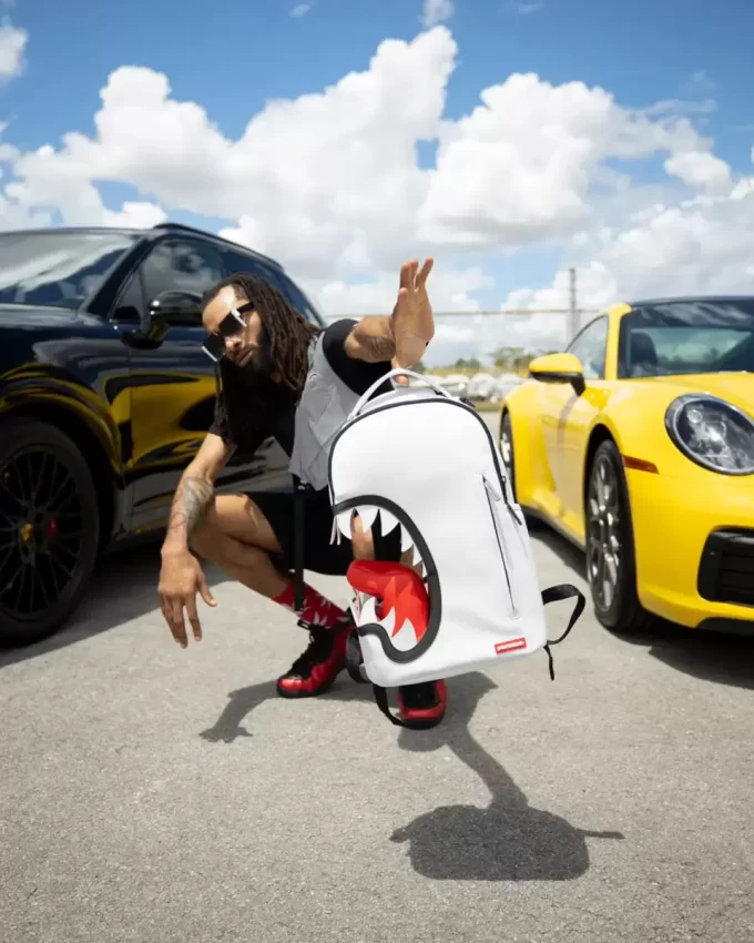 SCREAM SHARK ART PIECE RUCKSACK (DLXV)