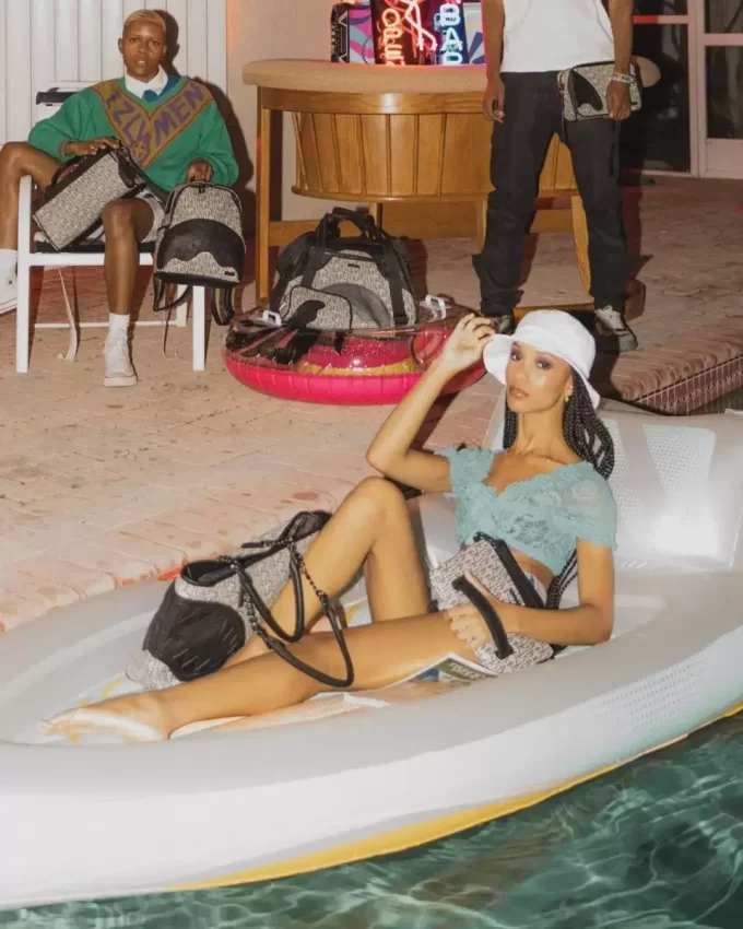 SG ALL DAY CROSSOVER CLUTCH SG ALL DAY CROSSOVER CLUTCH