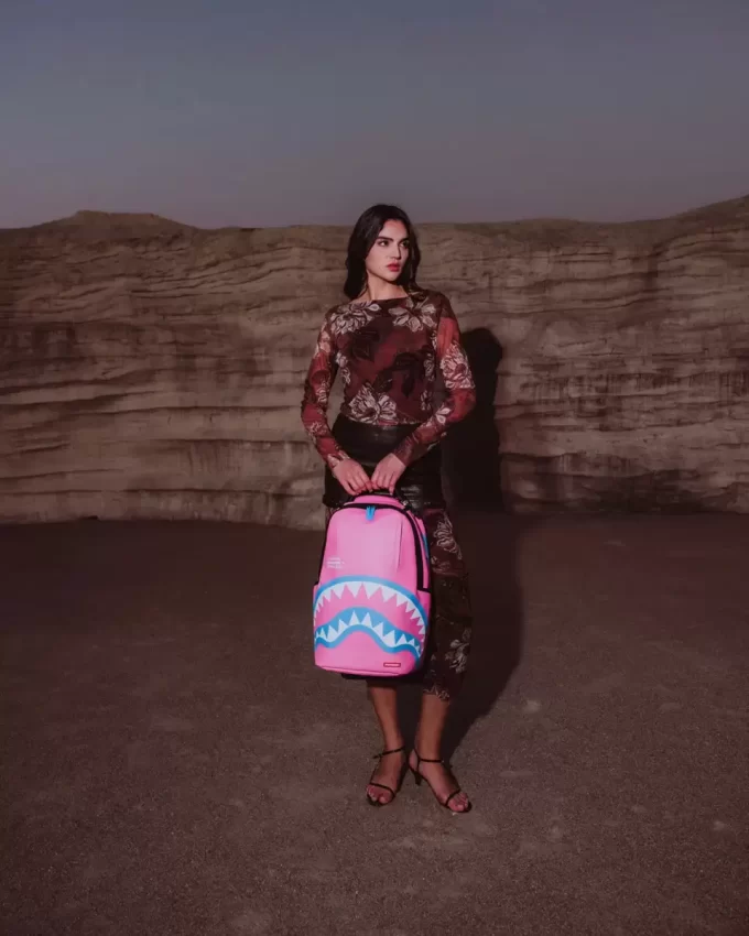 SHARK CENTRAL AMUSEMENT DLXSV RUCKSACK