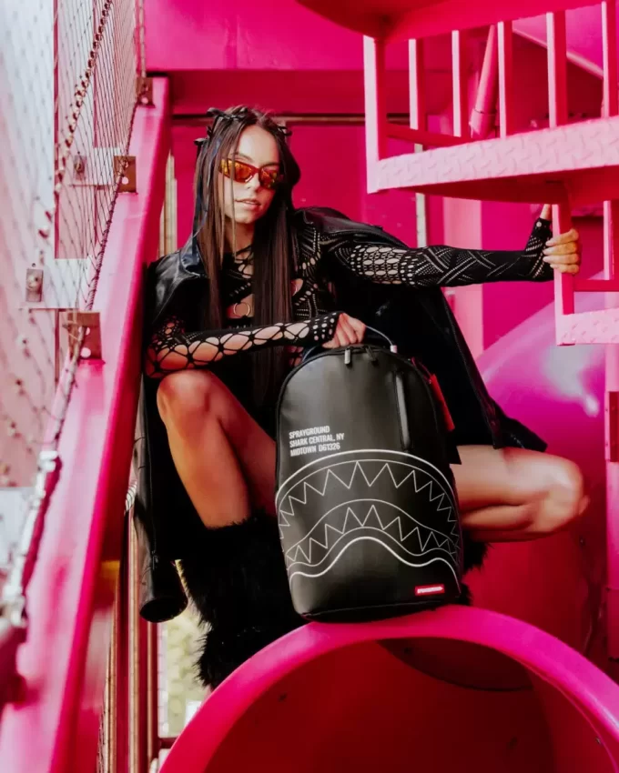 SHARK CENTRAL OUT THE LINE DLXSV RUCKSACK SHARK CENTRAL OUT THE LINE DLXSV RUCKSACK