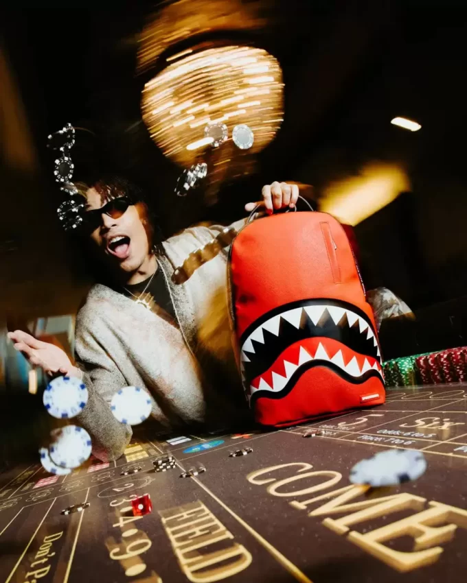 SHARK CENTRAL PROVERB DLXSV RUCKSACK