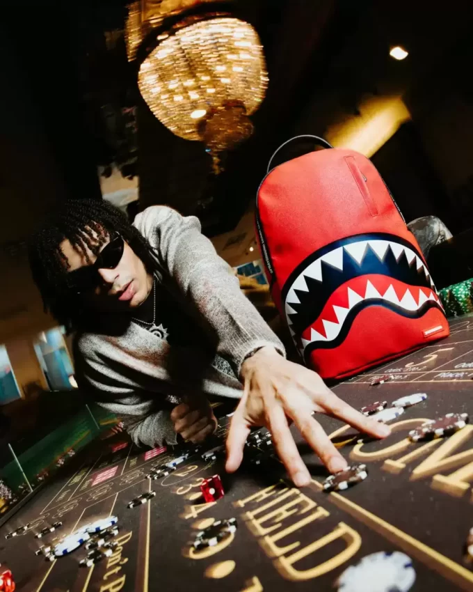 SHARK CENTRAL PROVERB DLXSV RUCKSACK