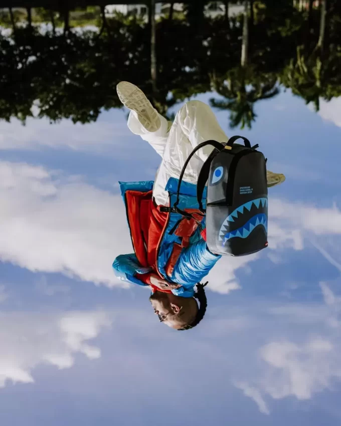 SHARK CENTRAL SPÄTE ANKUNFT DLXSV RUCKSACK