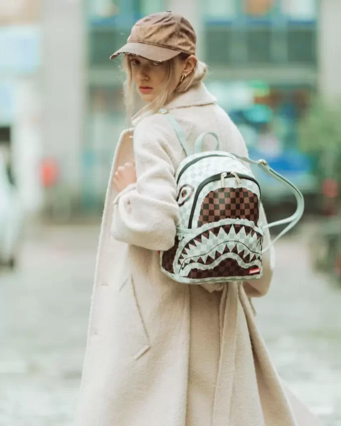 SHARK LEGACY SAVAGE RUCKSACK